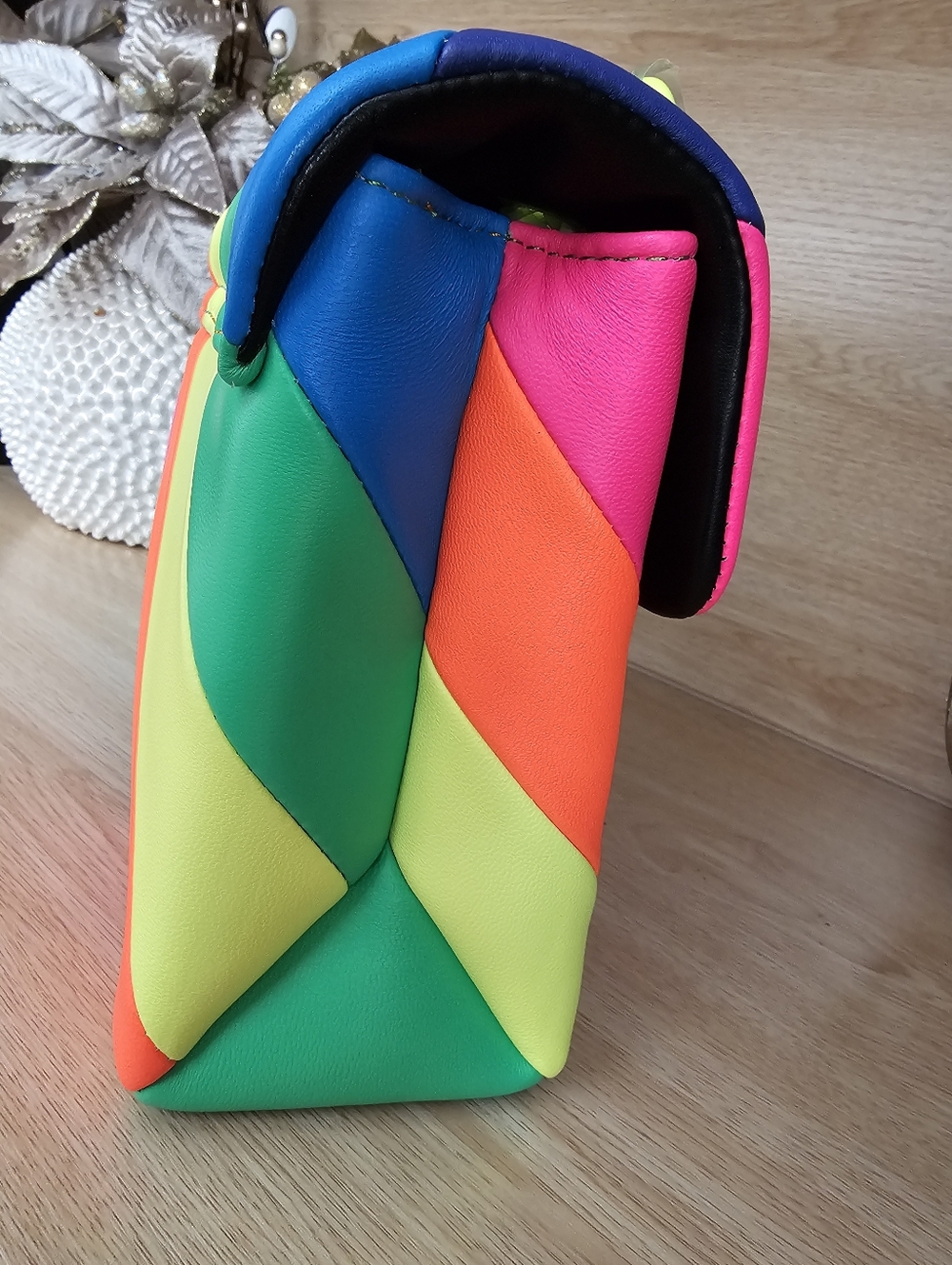 Kurt Geiger London Brixton Lock Leather Convertible Bag. - Picture 4 of 9